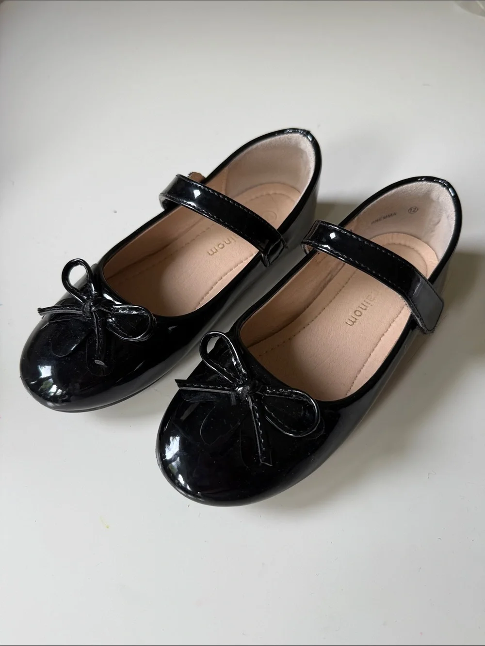 Girls Black Patent Mary Jane Dress Shoes with Bow